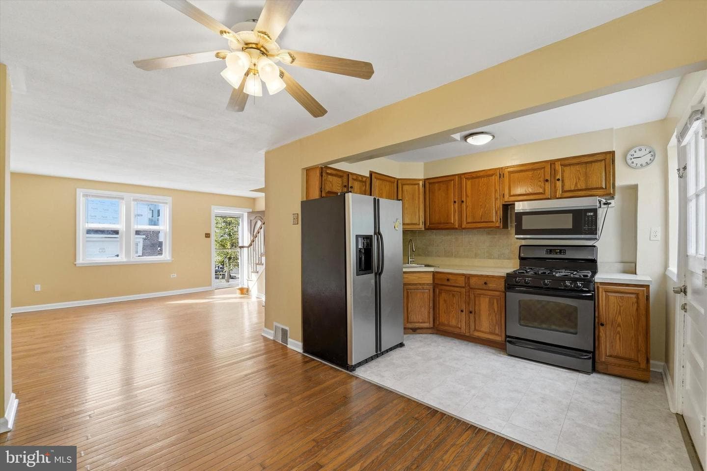 351 W Salaignac St photo 8