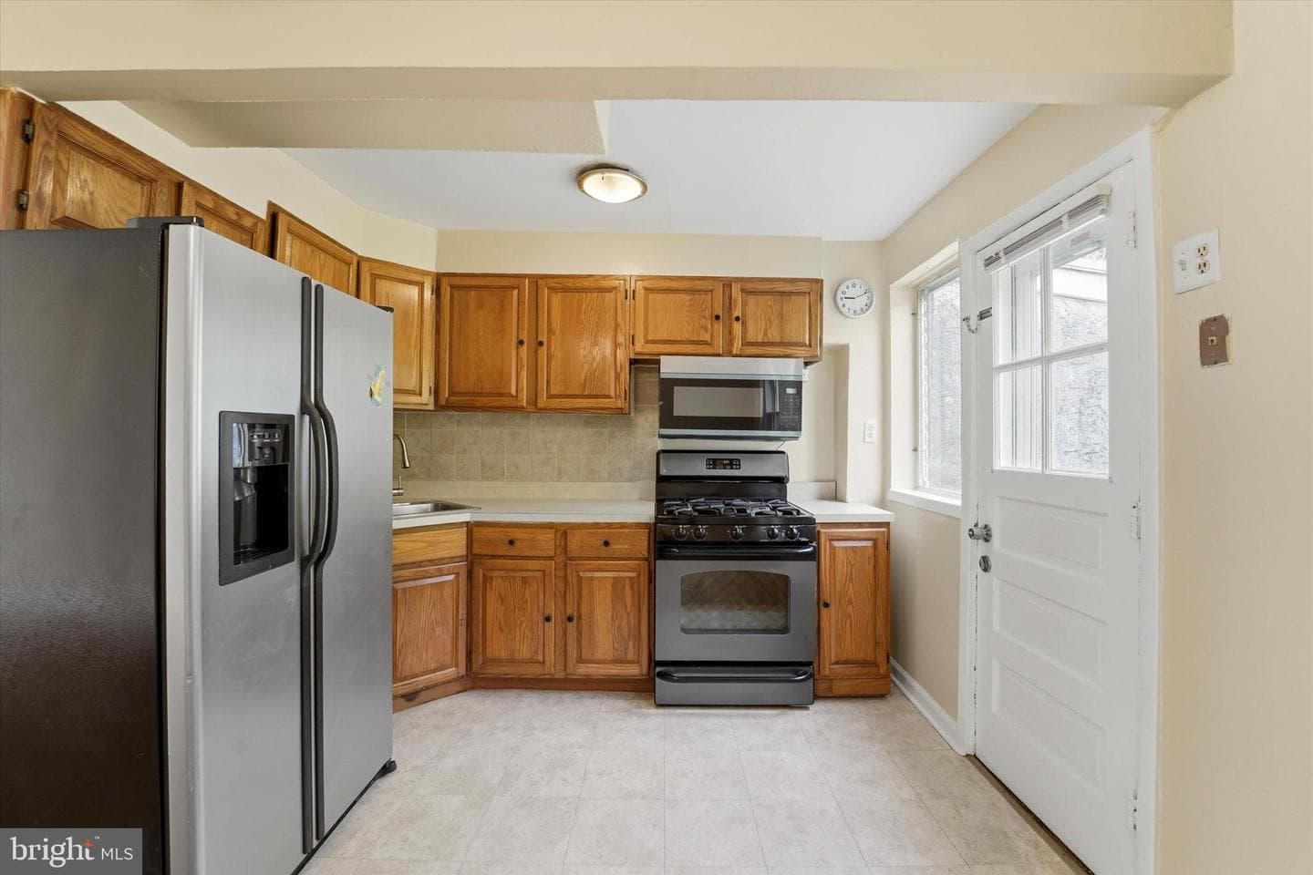 351 W Salaignac St photo 9