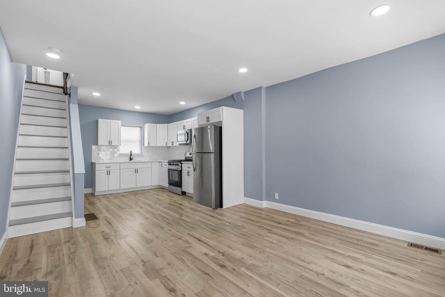 1541 S Stillman Street photo 4