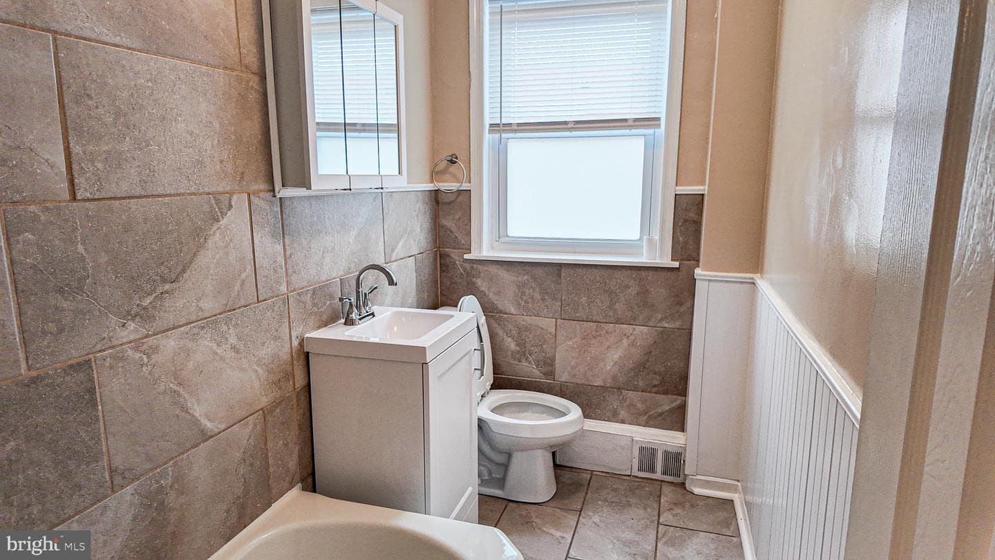 3040 Belgrade Street photo 17