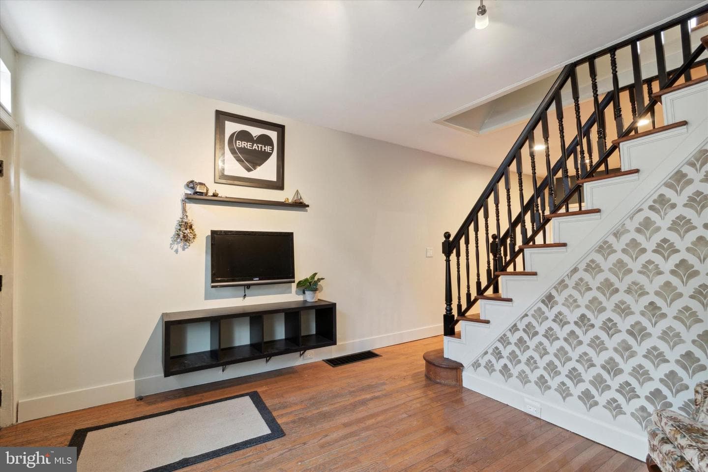 833 Almond Street photo 10