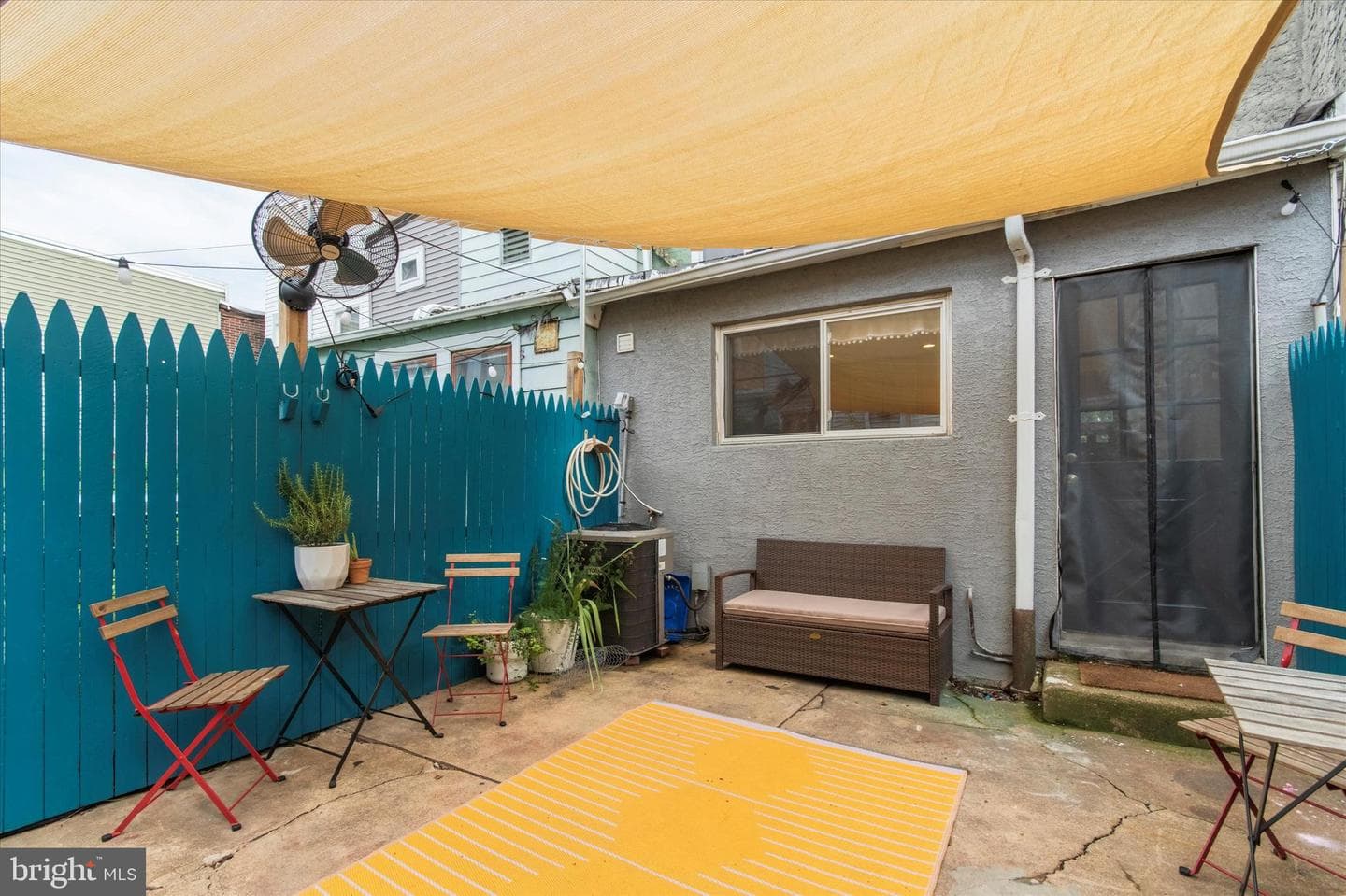 833 Almond Street photo 19
