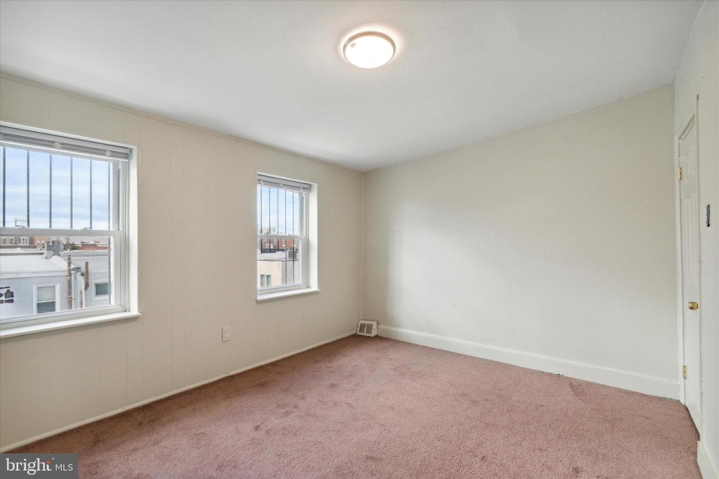 833 Almond Street photo 30