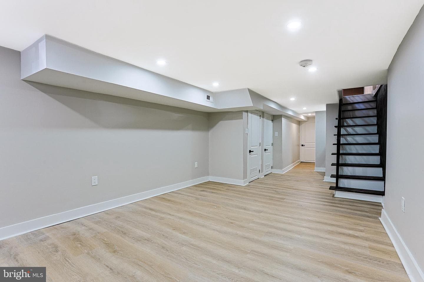 2129 E Tioga Street photo 22