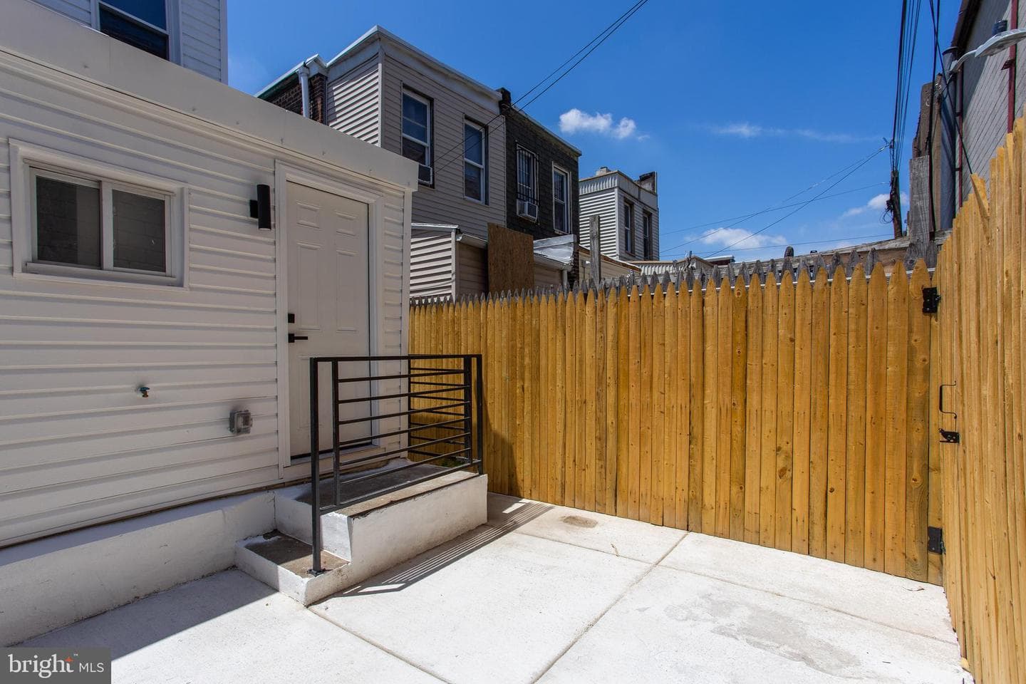 2129 E Tioga Street photo 31