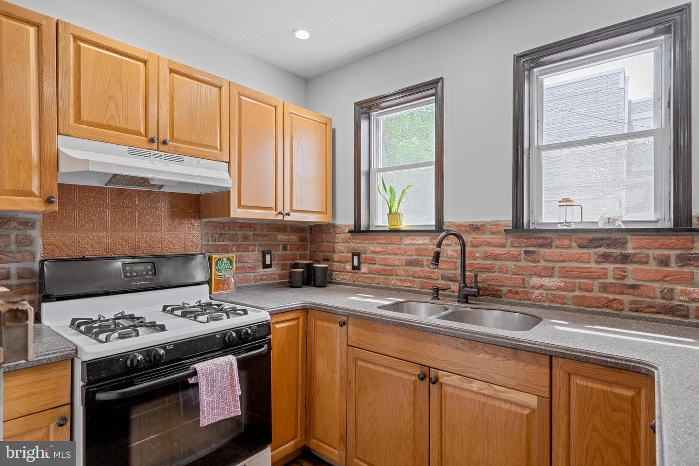 2969 Tilton Street photo 11