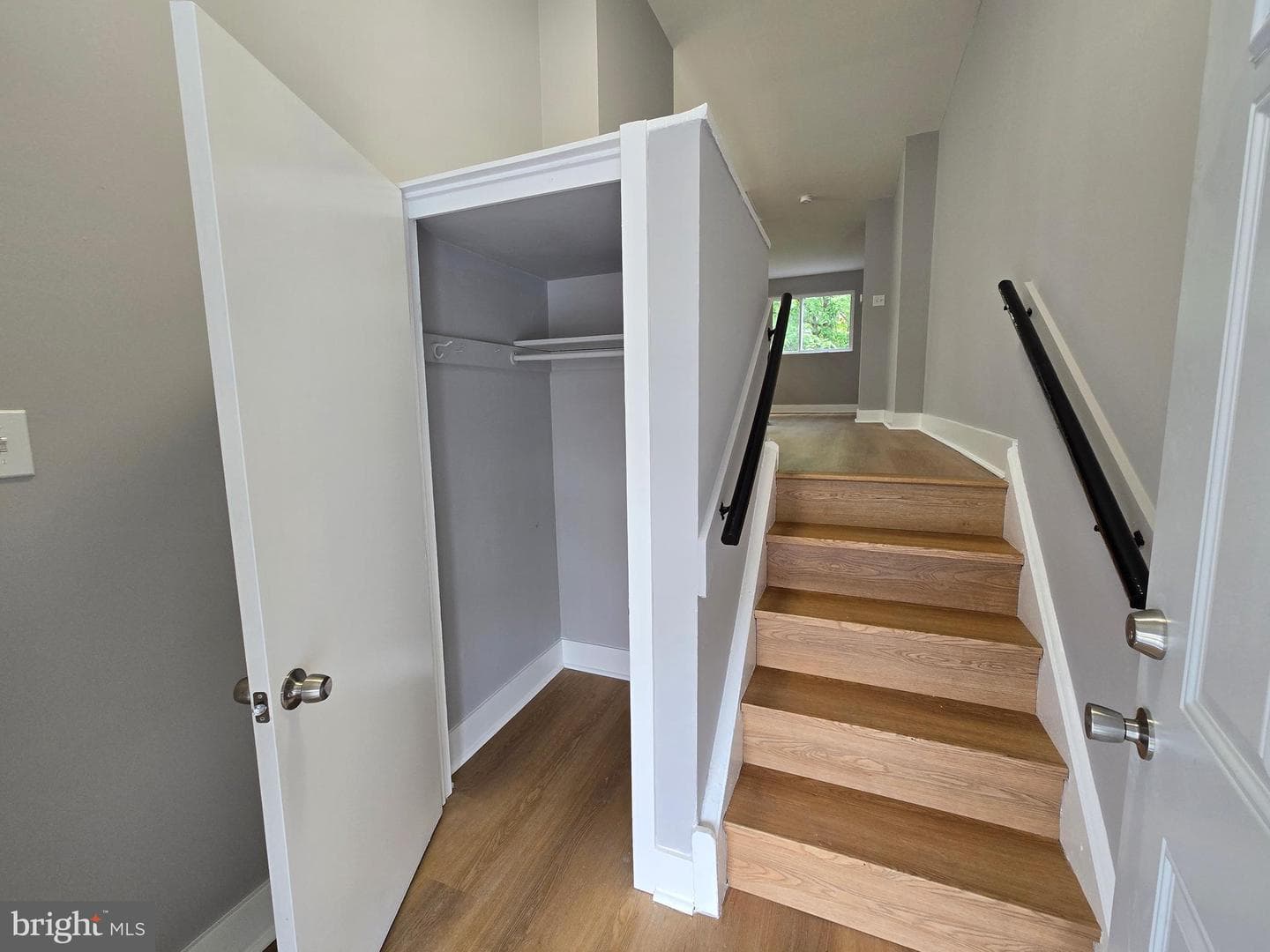 1327 Kings Place photo 10