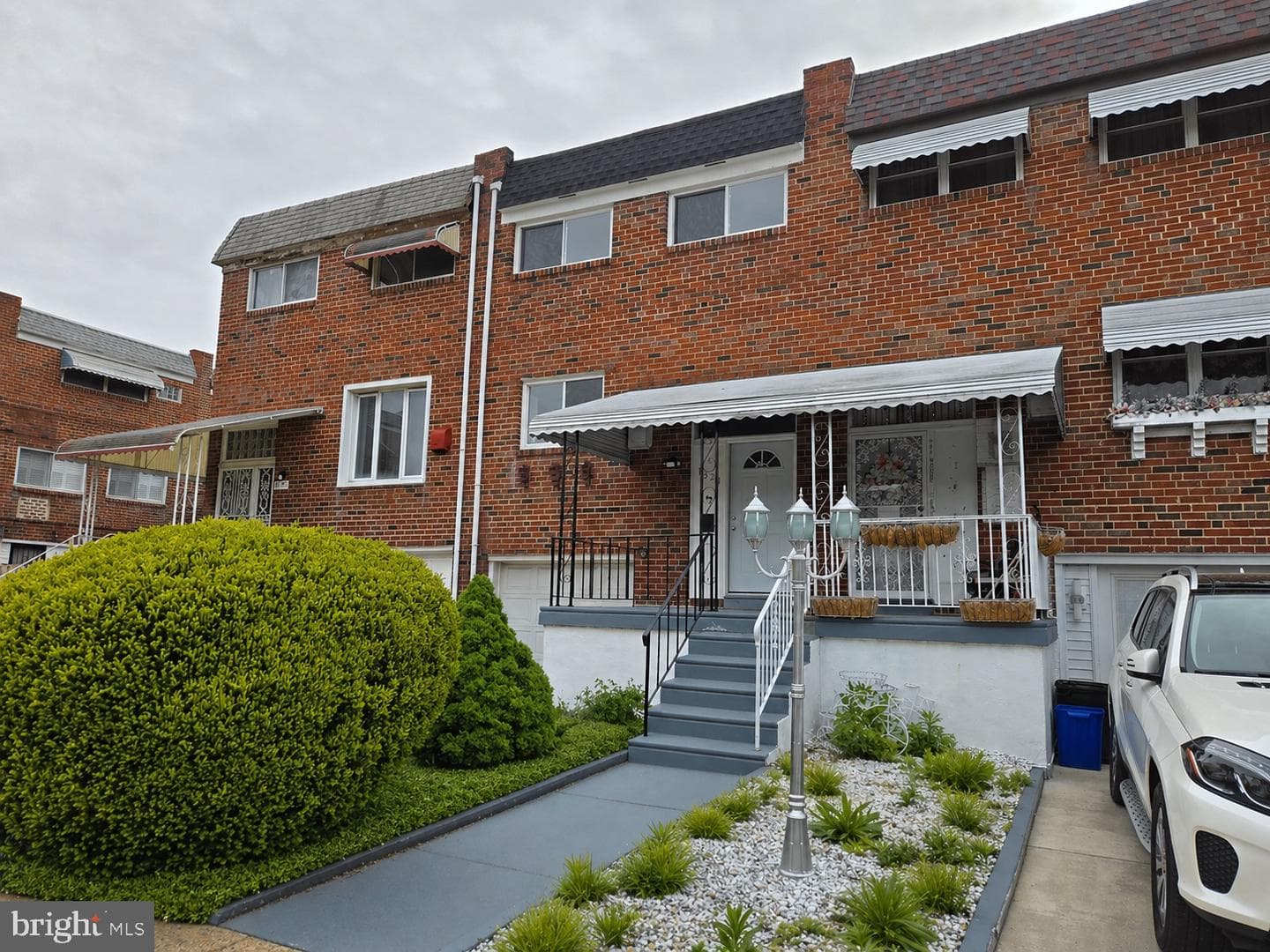 1327 Kings Place photo 2