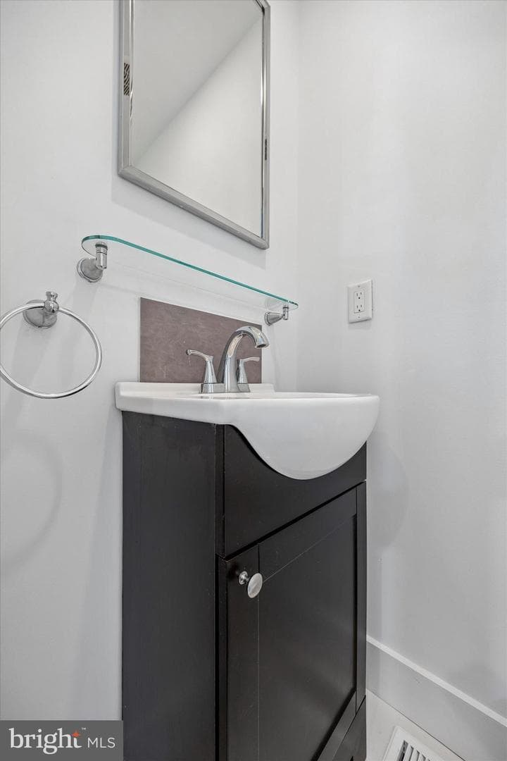 405 Greenwich Street photo 27