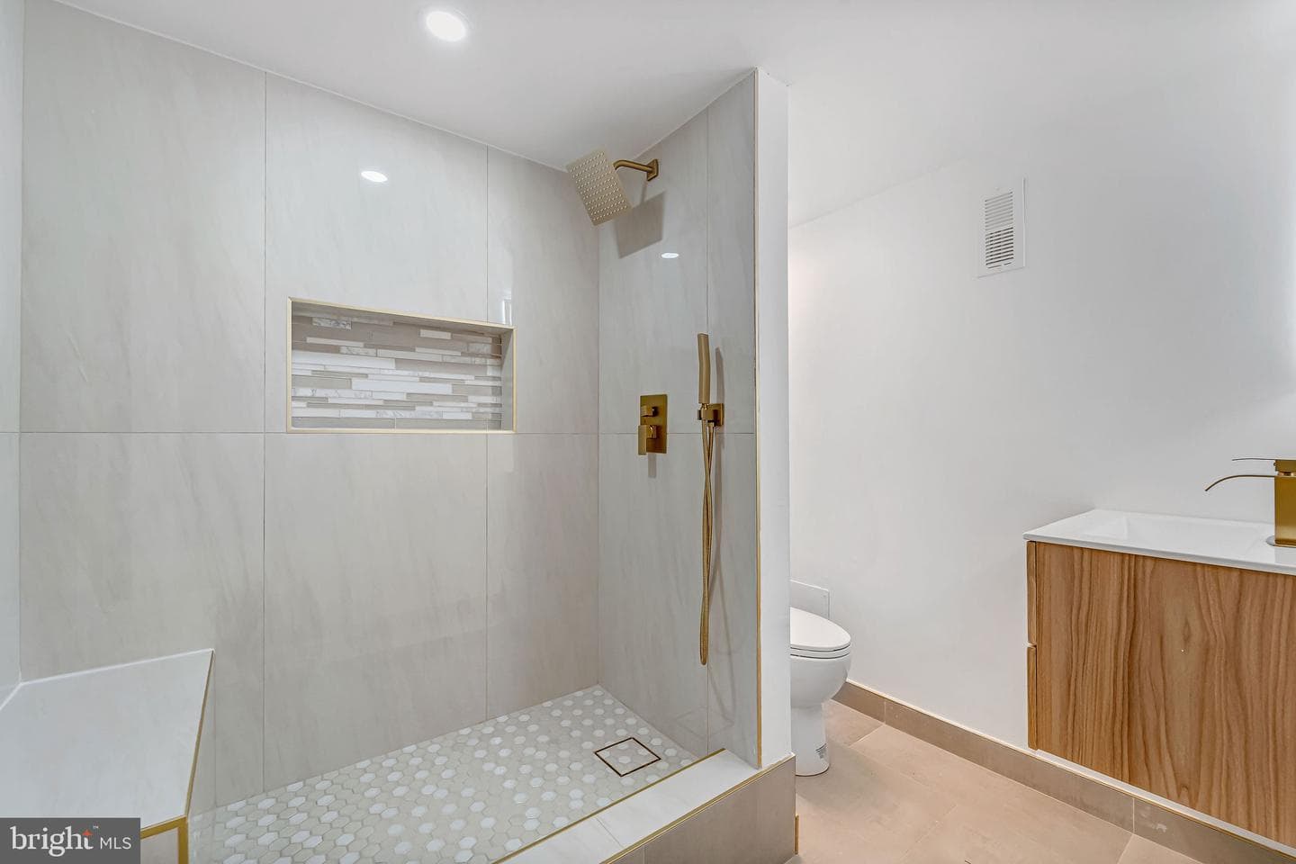 5540 W Oxford Street photo 20