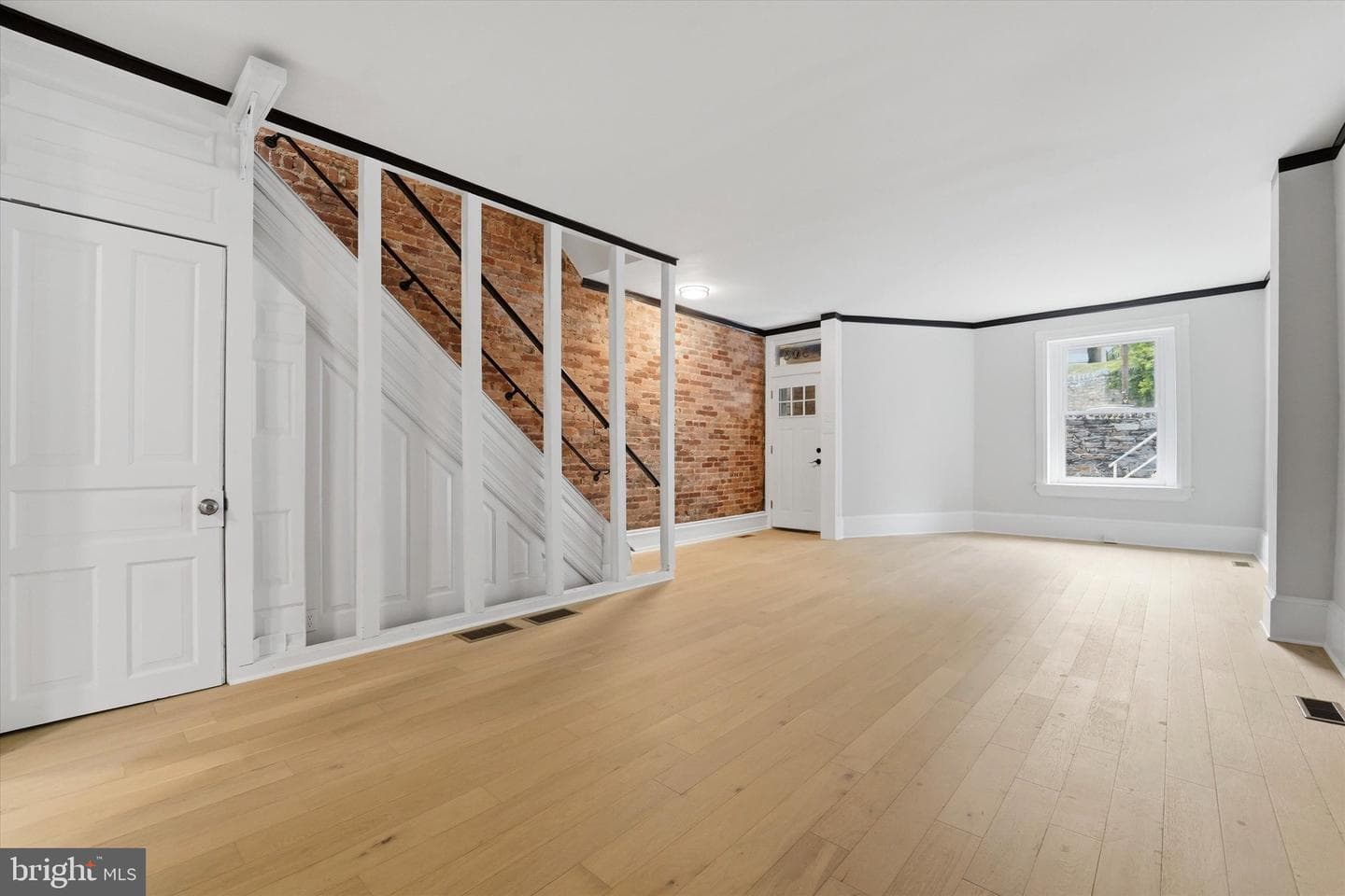 303 Green Lane photo 17