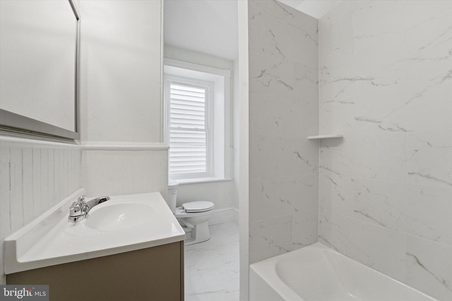 303 Green Lane photo 31