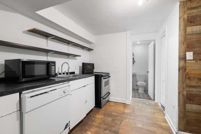 2210 Bryn Mawr Avenue photo 27