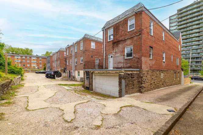 2210 Bryn Mawr Avenue photo 36
