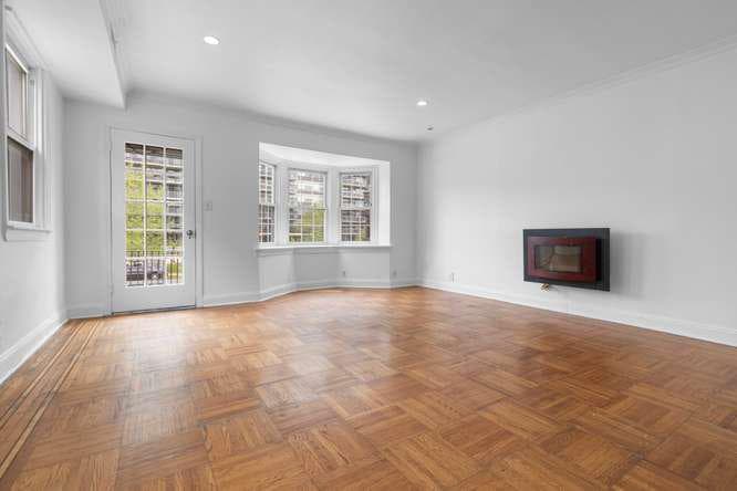2210 Bryn Mawr Avenue photo 4