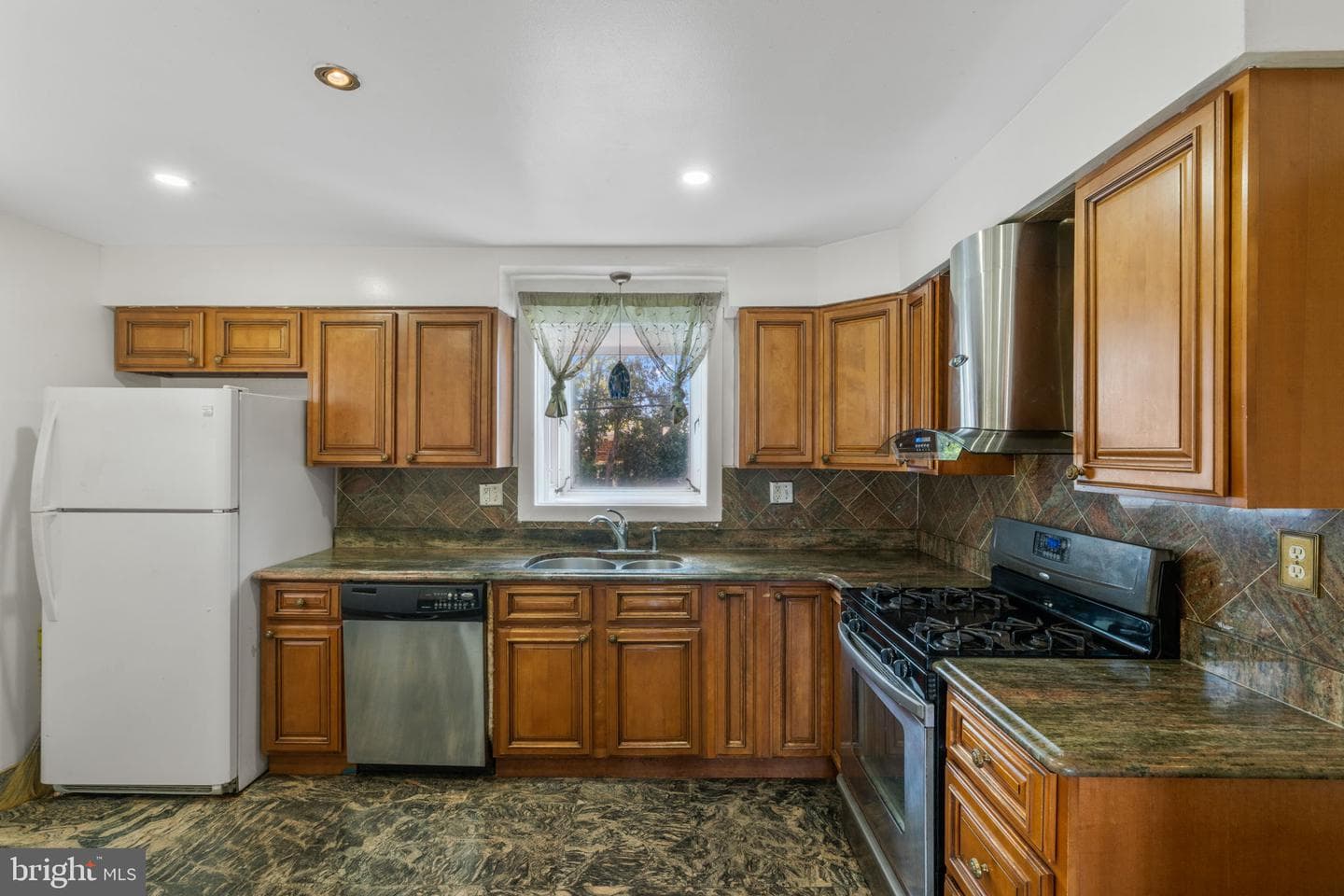 9967 Verree Road photo 6