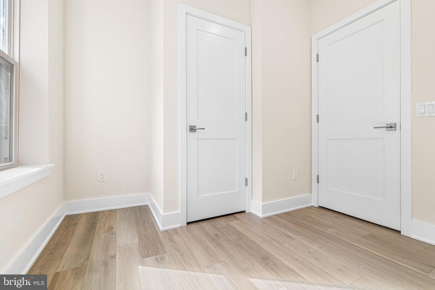 486 Shurs Lane photo 27