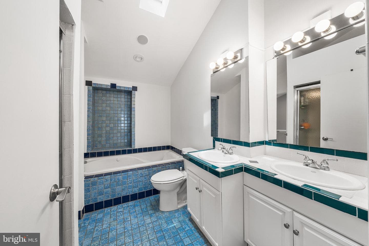 932 N Orianna Street photo 32