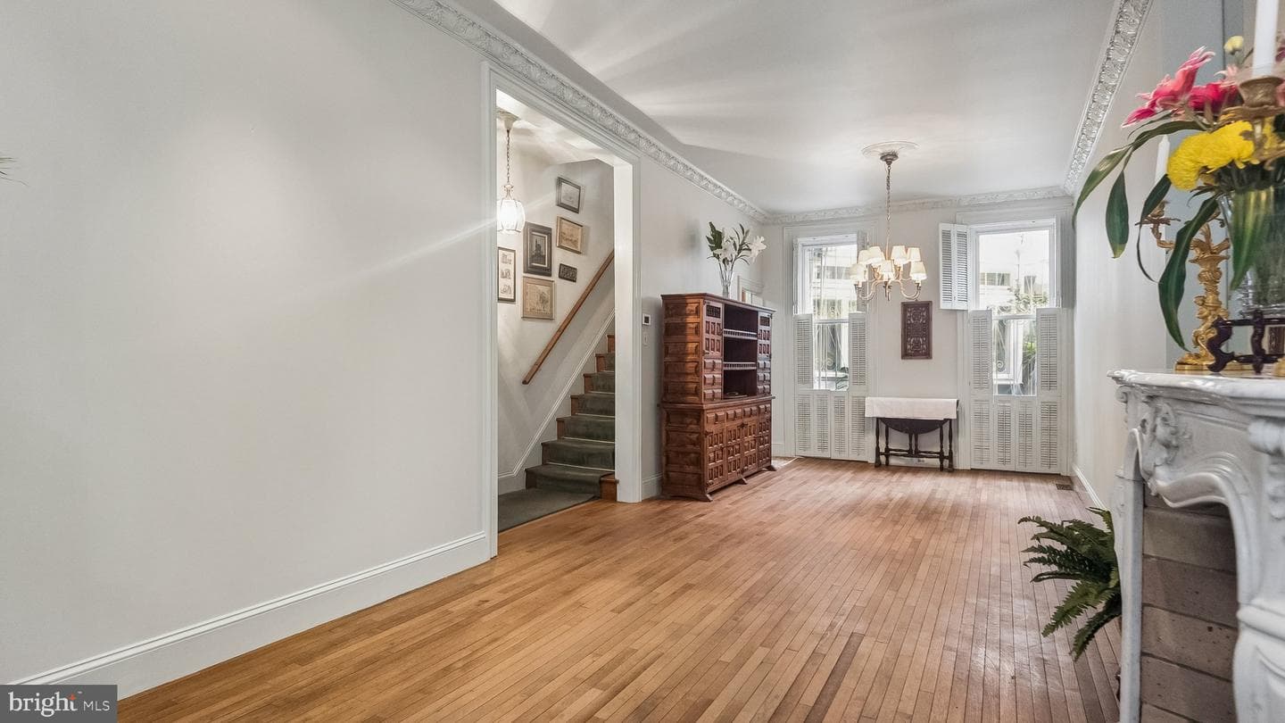 2049 Appletree Street photo 13