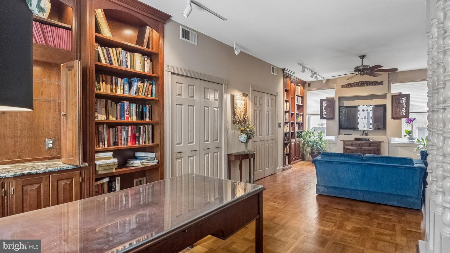 2049 Appletree Street photo 27