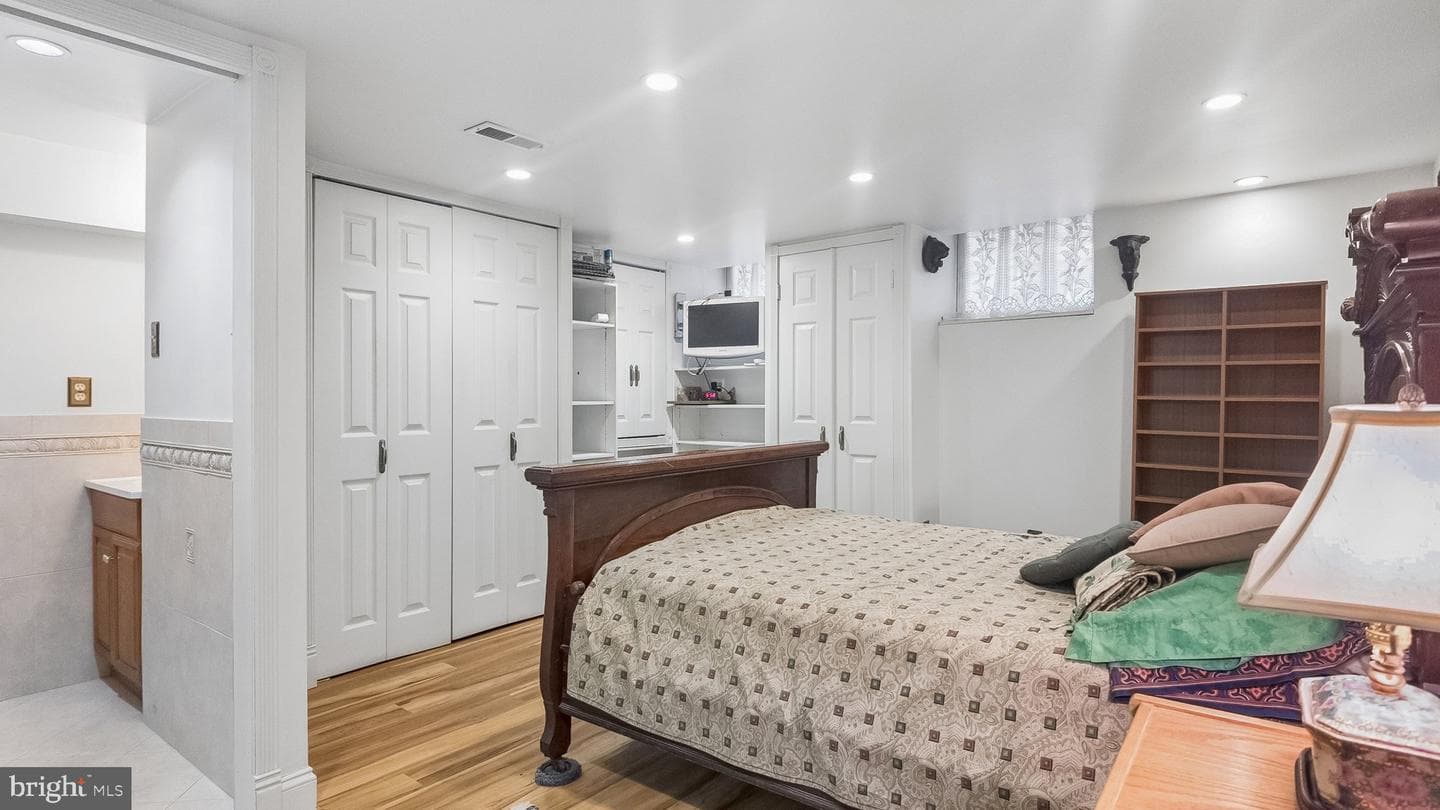 2049 Appletree Street photo 44