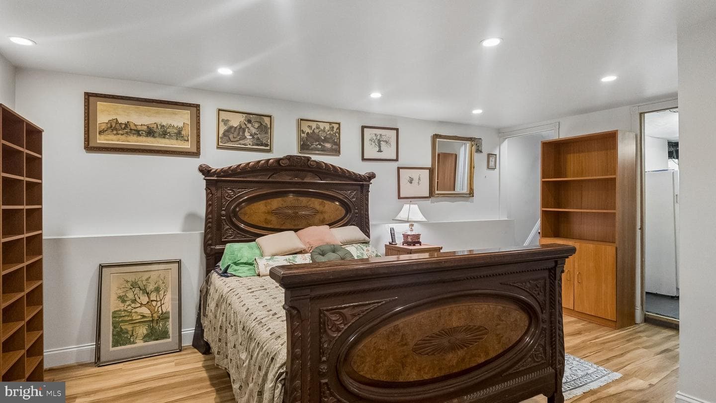 2049 Appletree Street photo 45