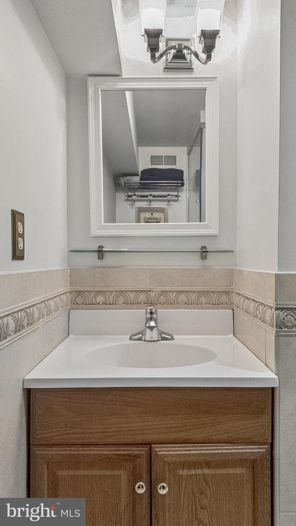 2049 Appletree Street photo 47