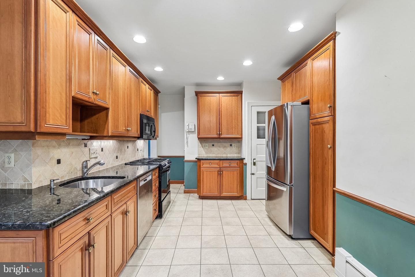 3219 W Penn Street photo 13