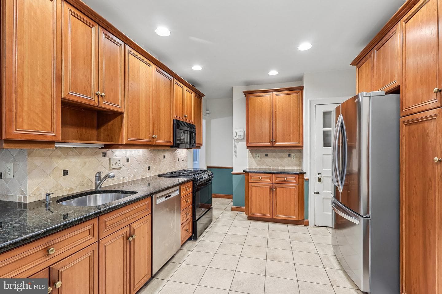 3219 W Penn Street photo 14