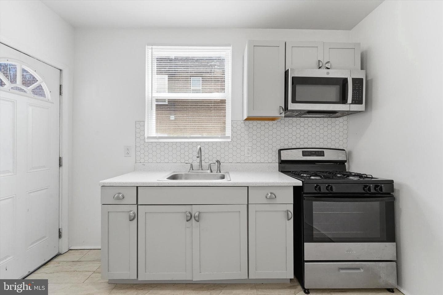 5212 Euclid Street photo 12