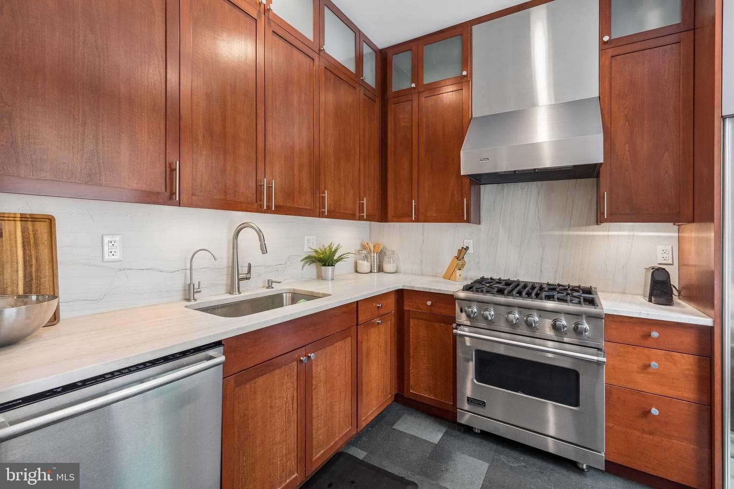 2415 Pine Street photo 11