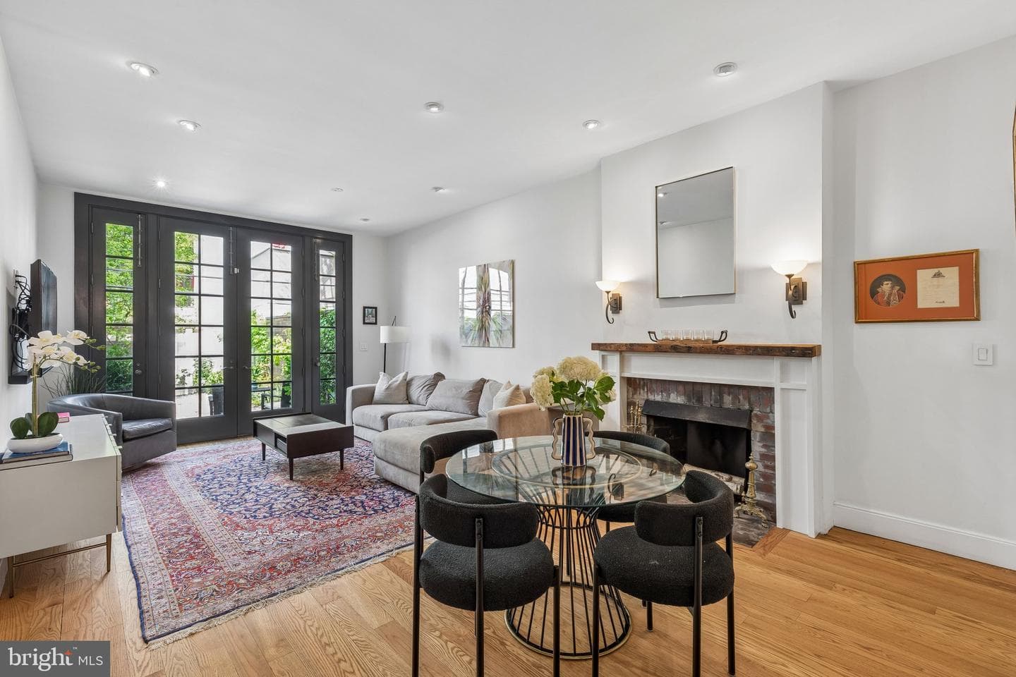 2415 Pine Street photo 3