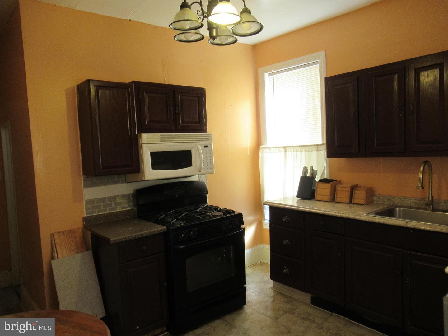 5022 Newhall Street photo 13