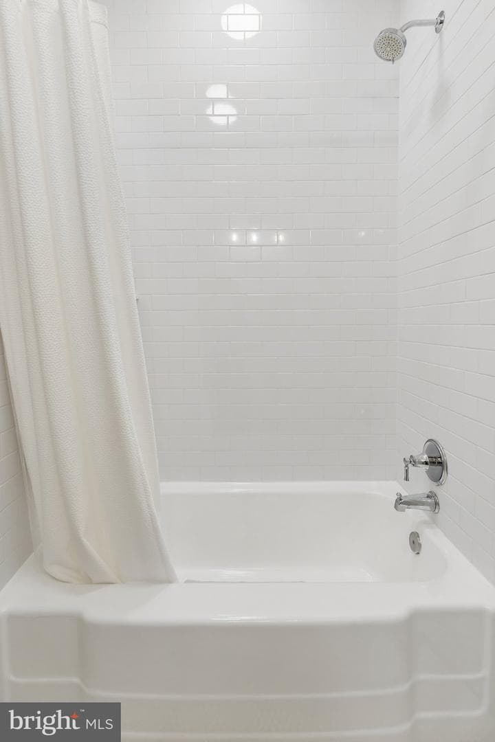 2200 Saint James Place photo 65