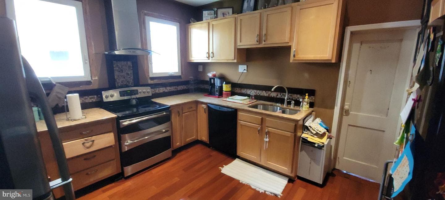 1683 Margaret Street photo 7
