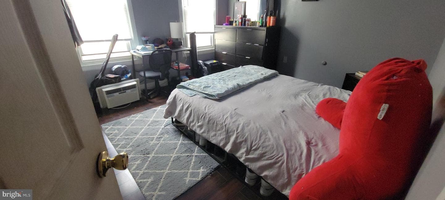 1683 Margaret Street photo 9