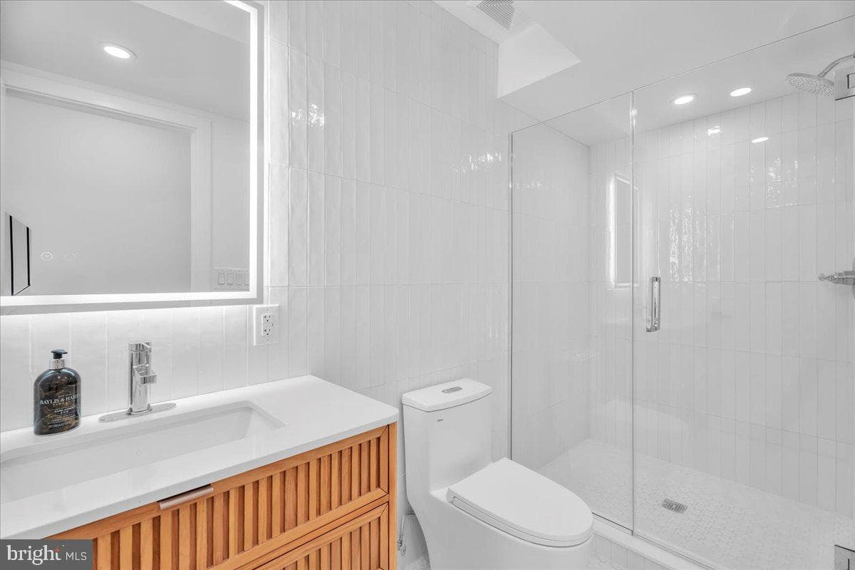 1146 N Galloway Street photo 24