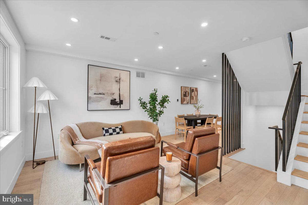 1146 N Galloway Street photo 4