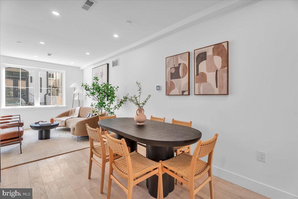 1146 N Galloway Street photo 5