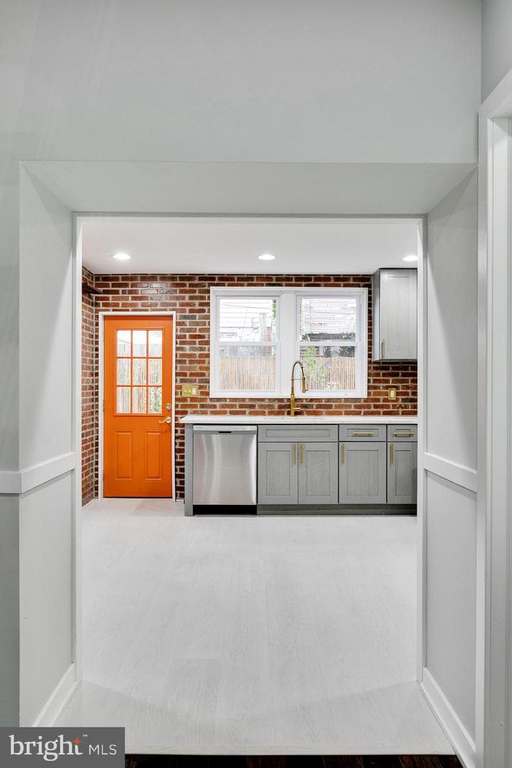 1903 S Warnock Street photo 12