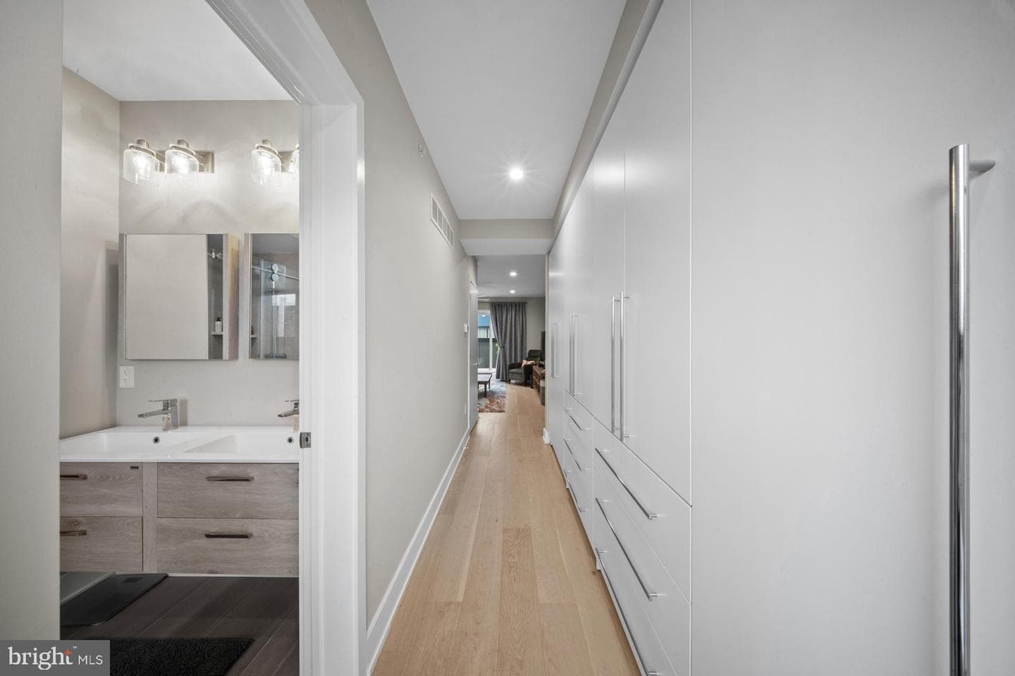 1742 N Hope Street photo 23