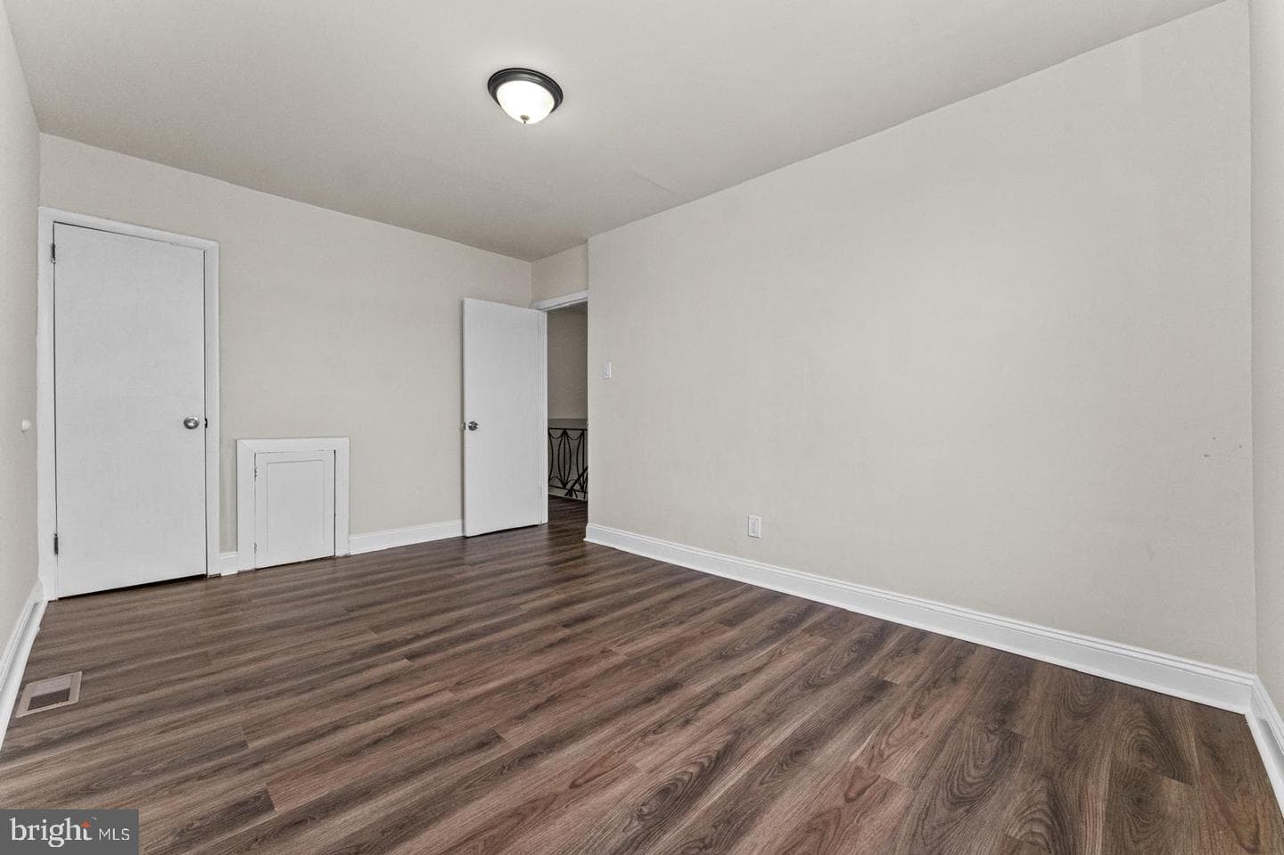 5946 Bennington Street photo 17