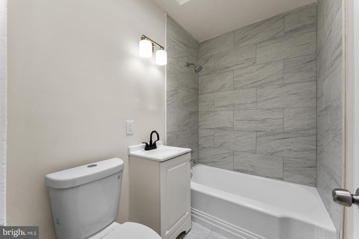5946 Bennington Street photo 21