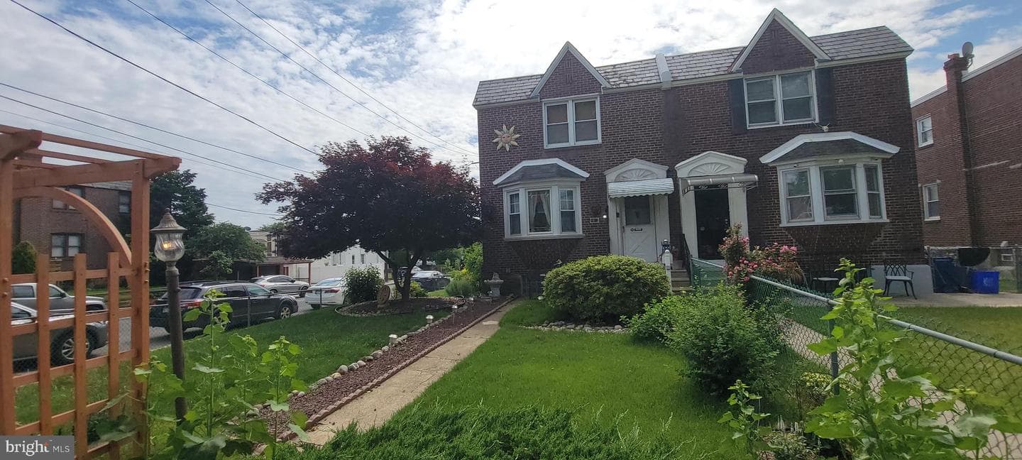 4032 Lansing Street photo 2