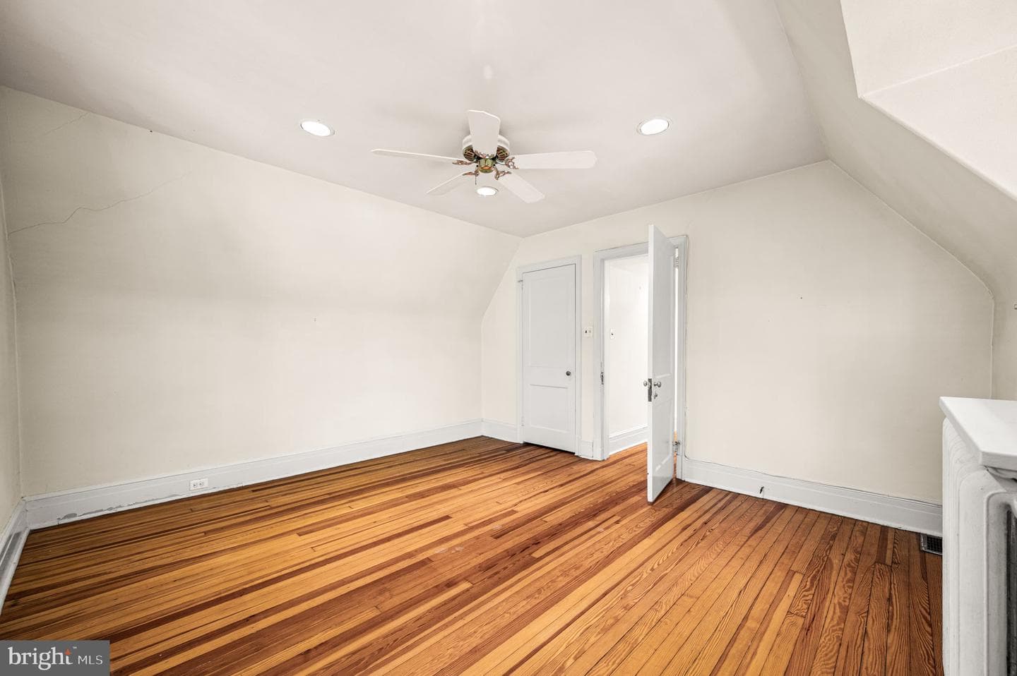 7700 Lincoln Drive photo 28