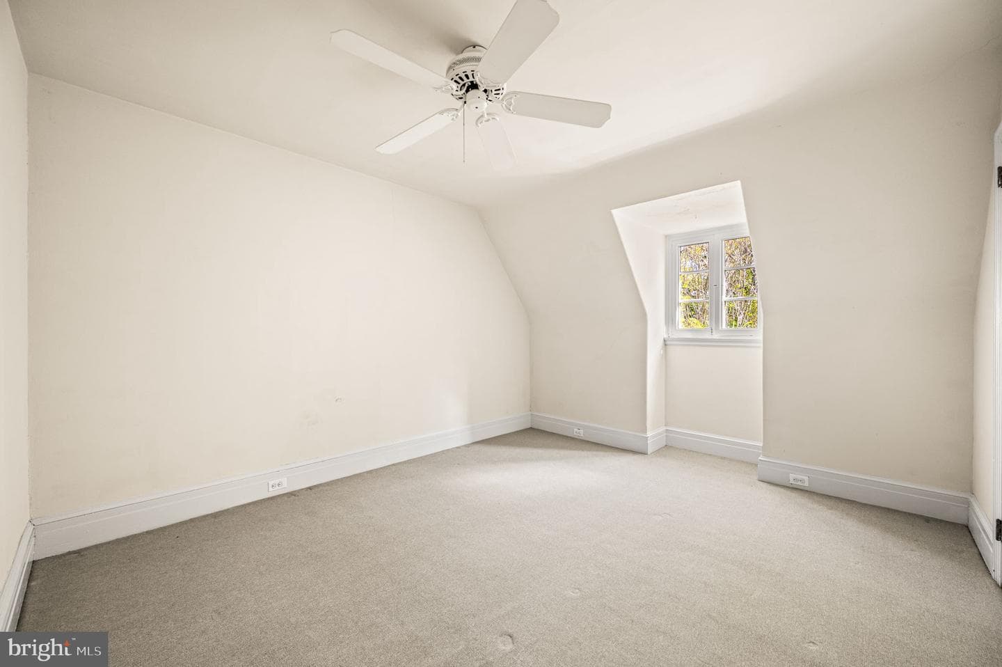 7700 Lincoln Drive photo 29