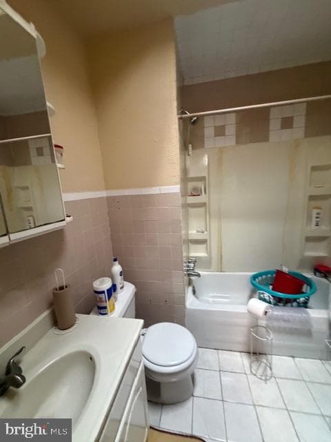 895 Marcella Street photo 5