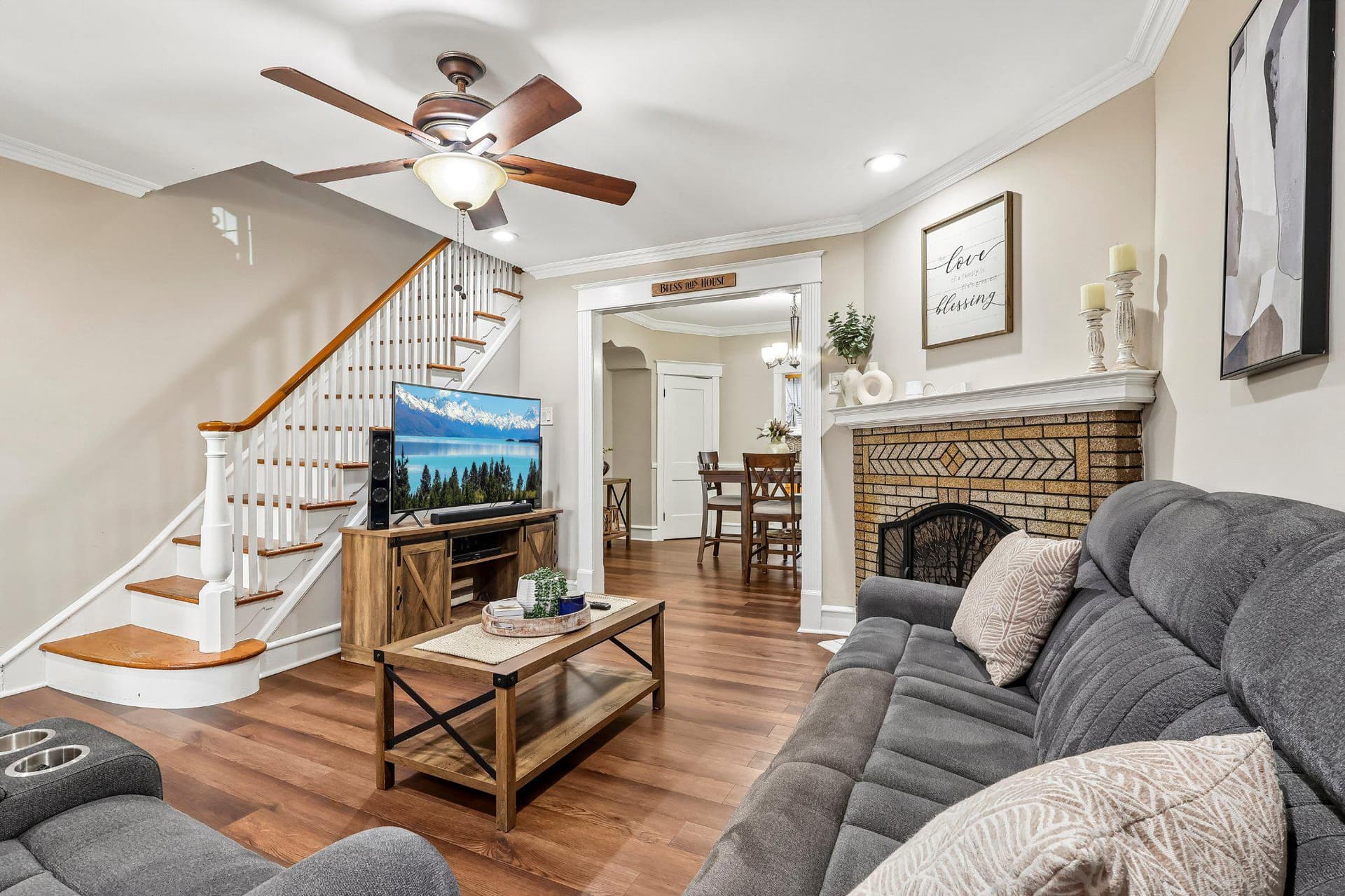 5934 Reach Street photo 8