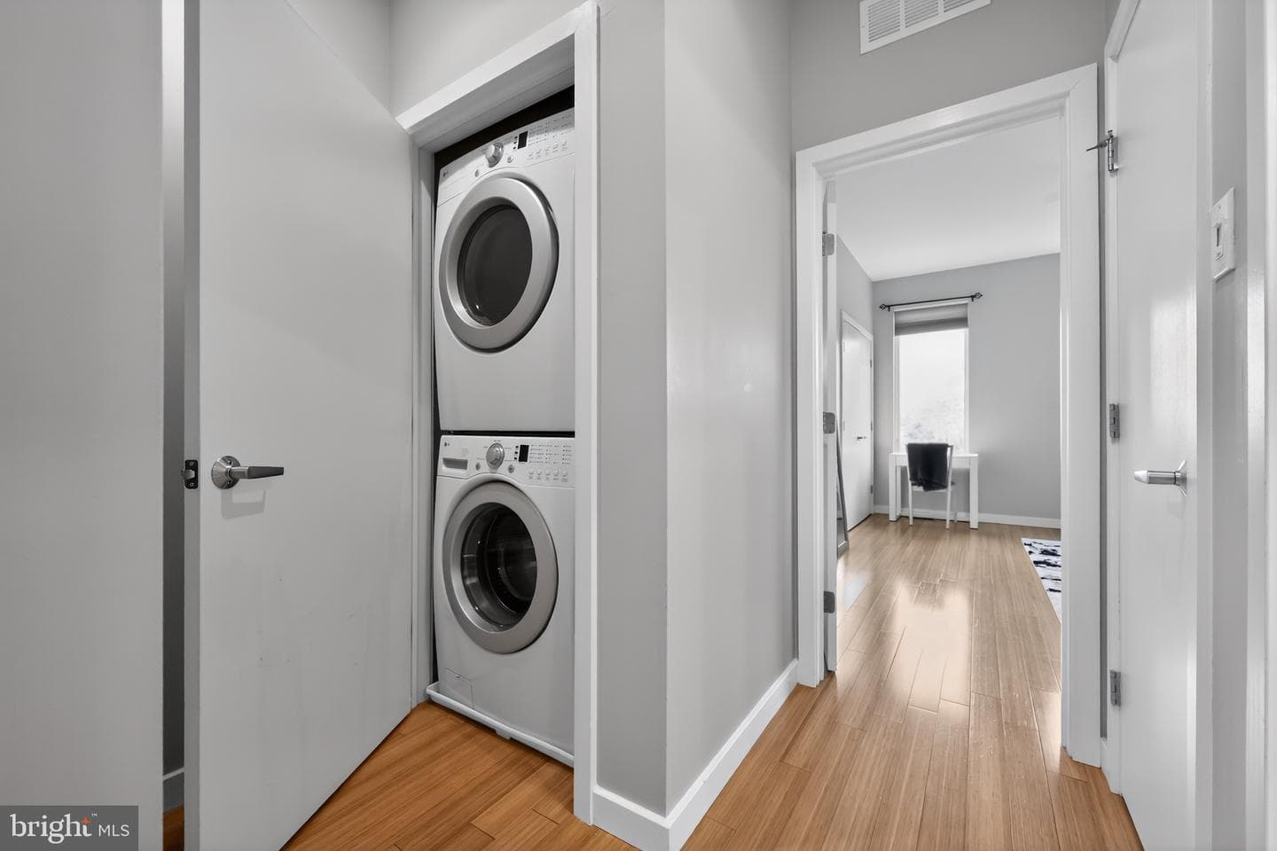 1724 Tulip Street photo 32