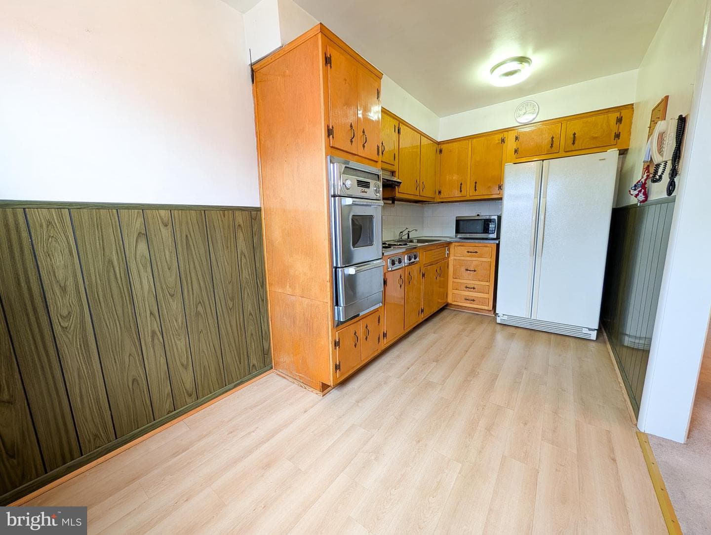 112 W Cheltenham Avenue photo 11